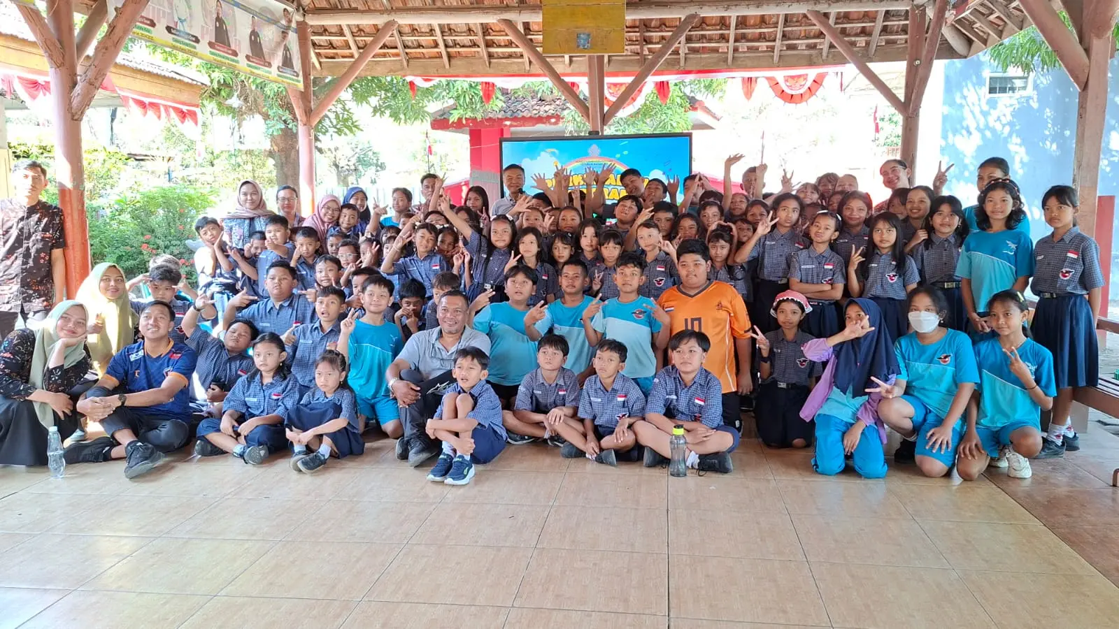 Jawara Nyanyi Internasional Asal Pati Isi Sosialisasi KILA ke Sekolah-sekolah