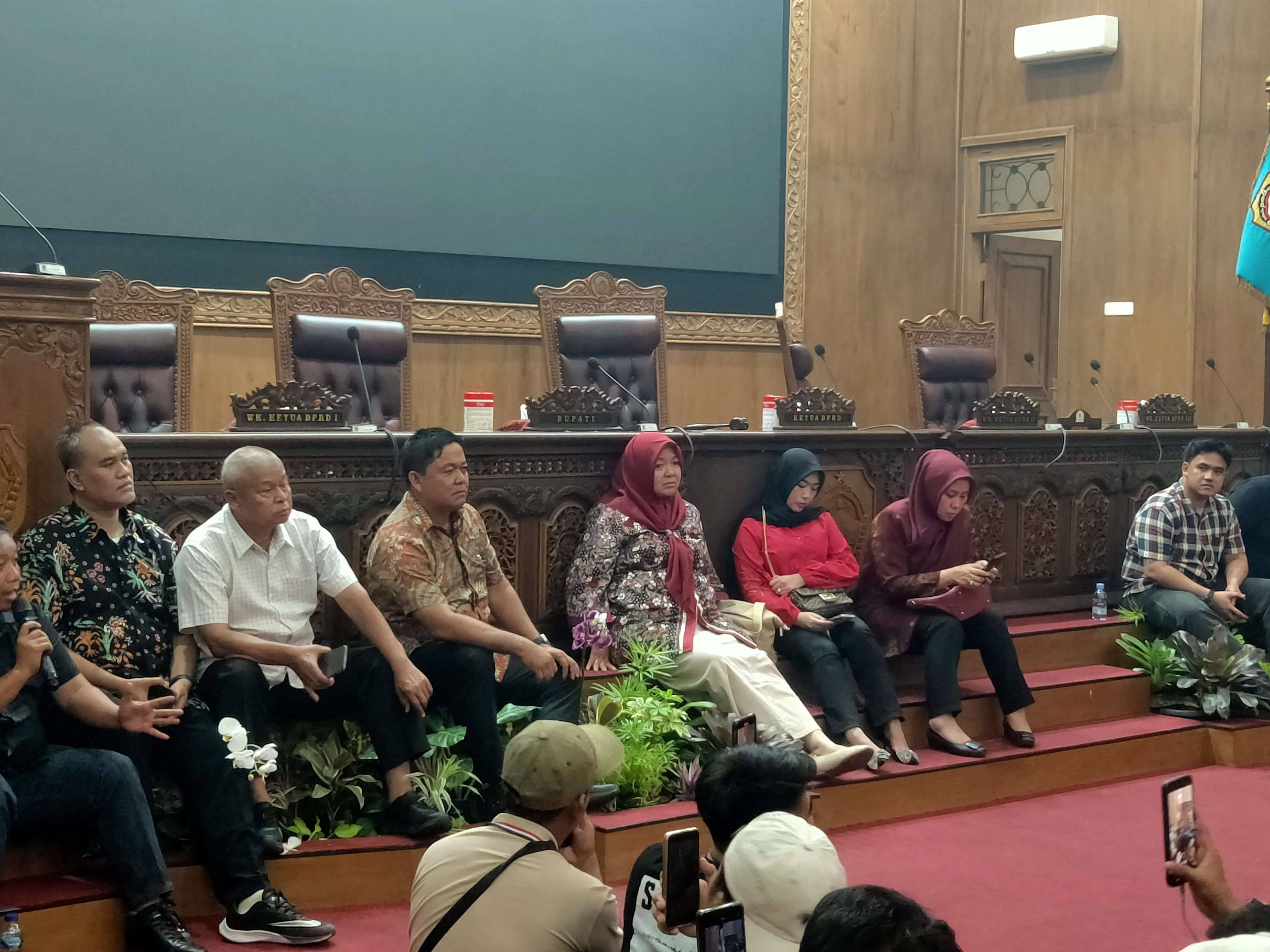 Menegangkan, DPRD Kabupaten Pati Kena Sandera Massa Pendemo