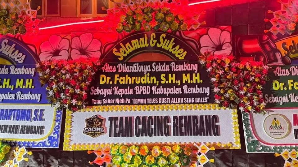 Bikin Salfok! Kiriman Bunga Team Cacing Rembang untuk Fahrudin Jadi Sorotan