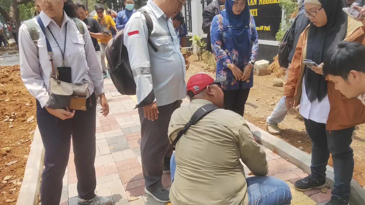 Muncul Dugaan Material Bekas, Trotoar Jalan Sudirman Disorot Kementerian