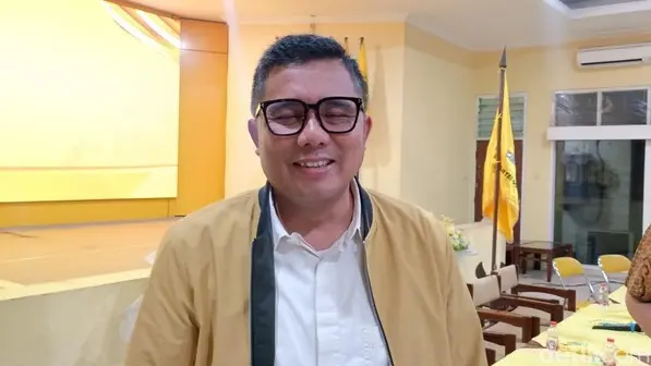 Kawal Ekonomi Kerakyatan, Wakil Ketua DPRD Jateng M. Saleh Sabet Penghargaan detikJateng-Jogja Awards 2026