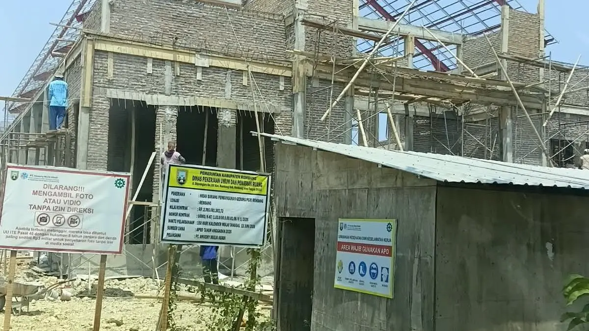 Viral Papan Proyek Berancam Penjara di Rembang, Kadis DPUTARU: Plang Kontroversial Langsung Dicopot!